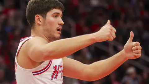 激情对决：实力巅峰对决，本菲卡强势对决艾华卡，谁将问鼎荣耀？